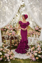 Traje de Flamenca EW5 | Vestido Flamenco con Gran Volante y 5 Volantes en Falda Buganvilla