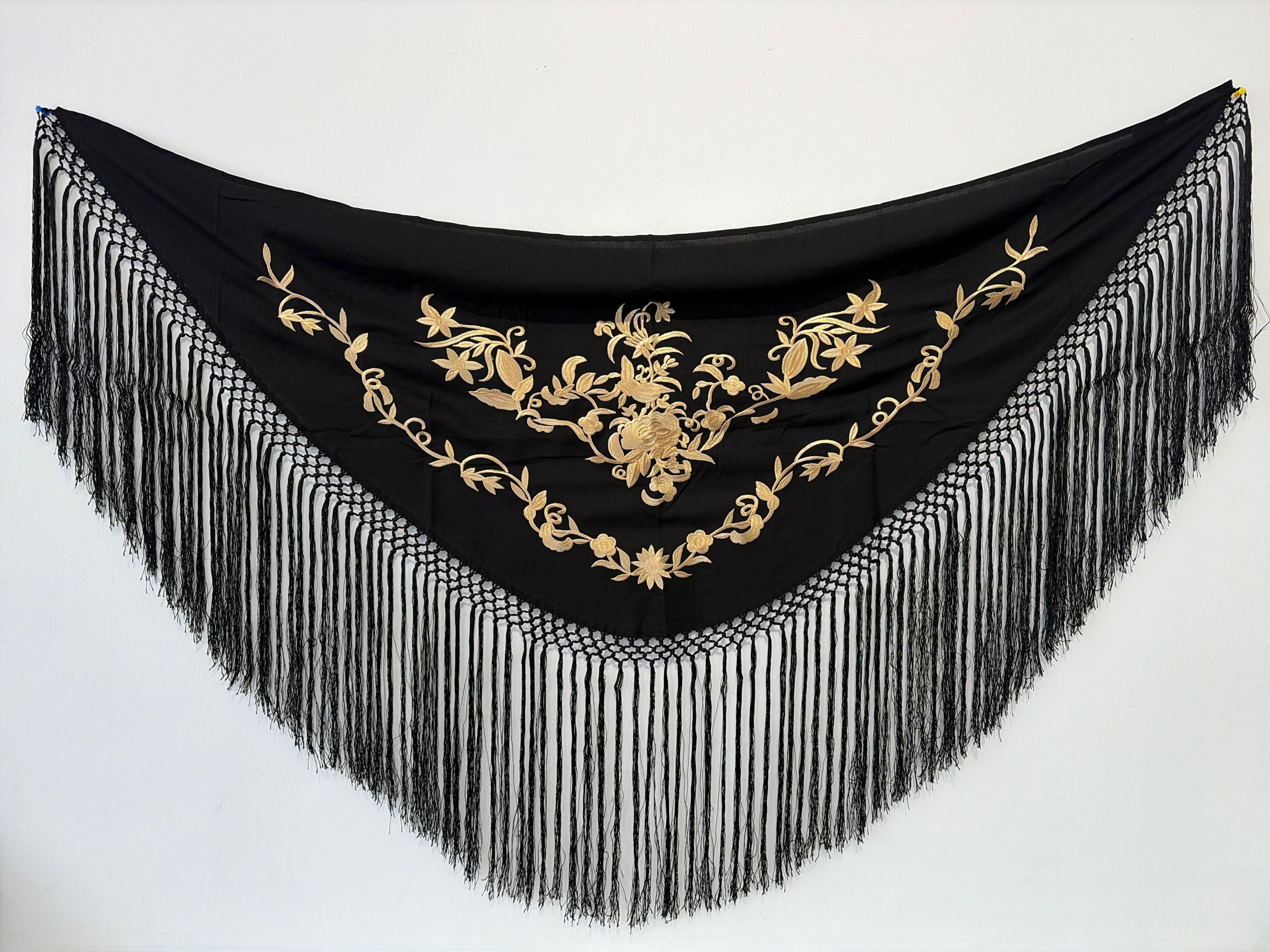 Triangular Shawl 150cm mt22a-04blackwithgold